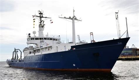 ags700|PH Navy assists two .